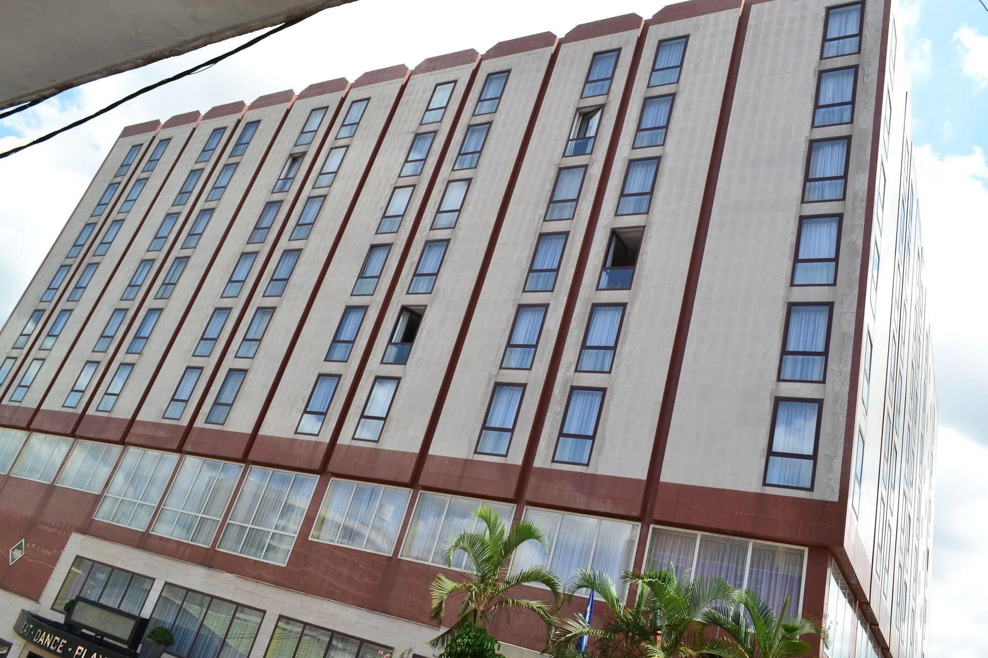 Djeuga Palace Yaoundé Exterior foto